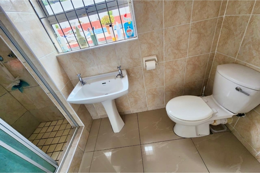 To Let 5 Bedroom Property for Rent in Perridgevale Eastern Cape